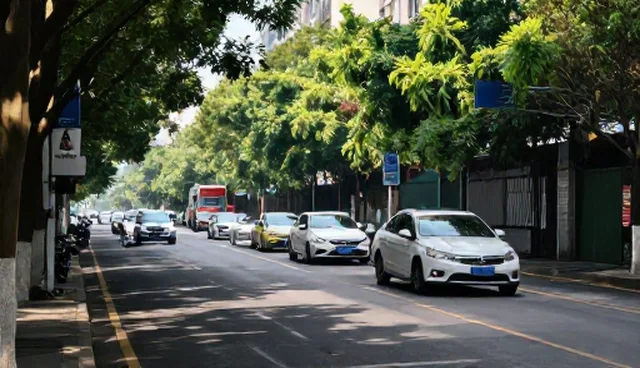 高并发业务下定制开发服务的选型与维护建议